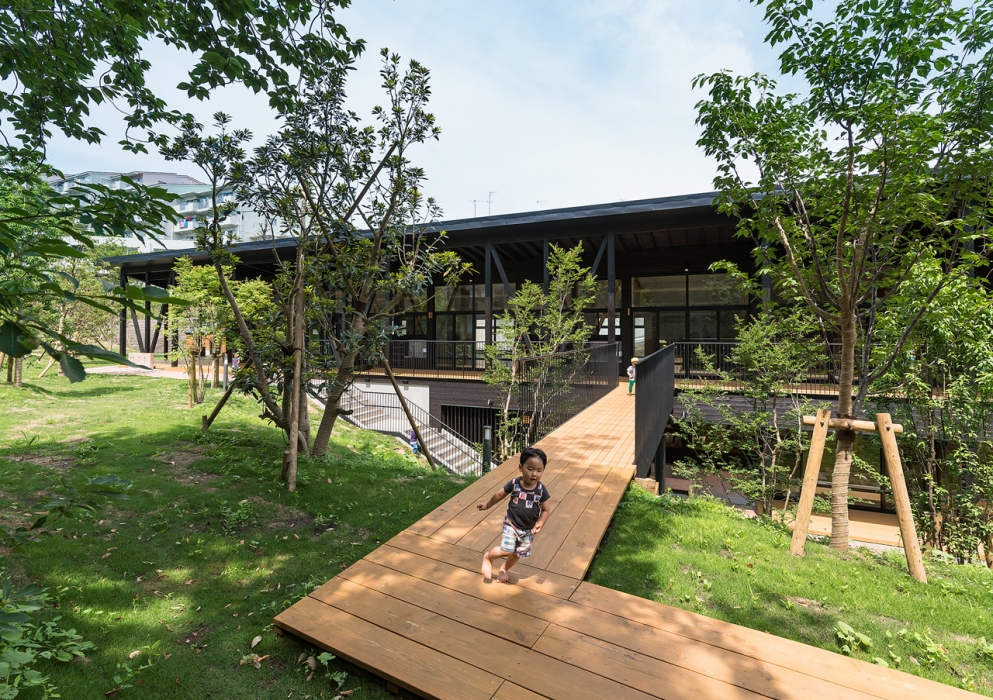 Garden with a bridges turned around